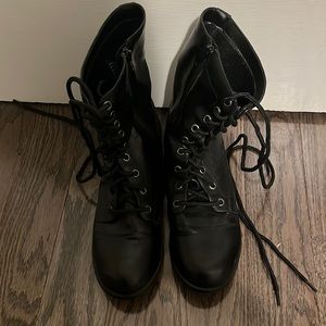 Combat boots